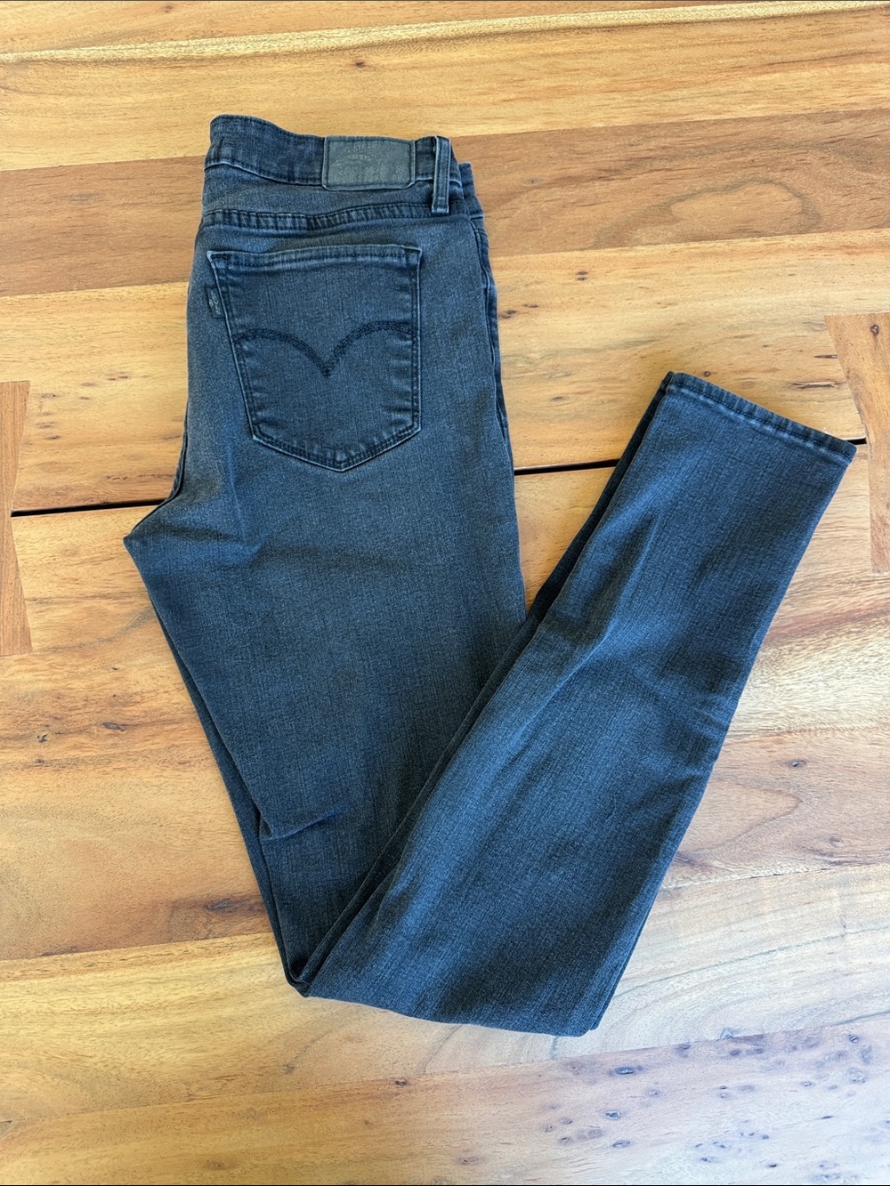 Levi's 711 Women's Skinny Jeans in black Wash
